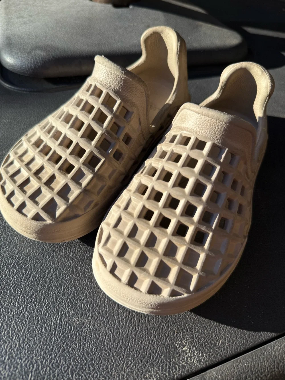 LUSSO CLOUD brand Ventilated Slip-On Shoes